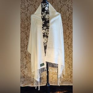 Patrick Francis (Ireland) Wrap in Cream